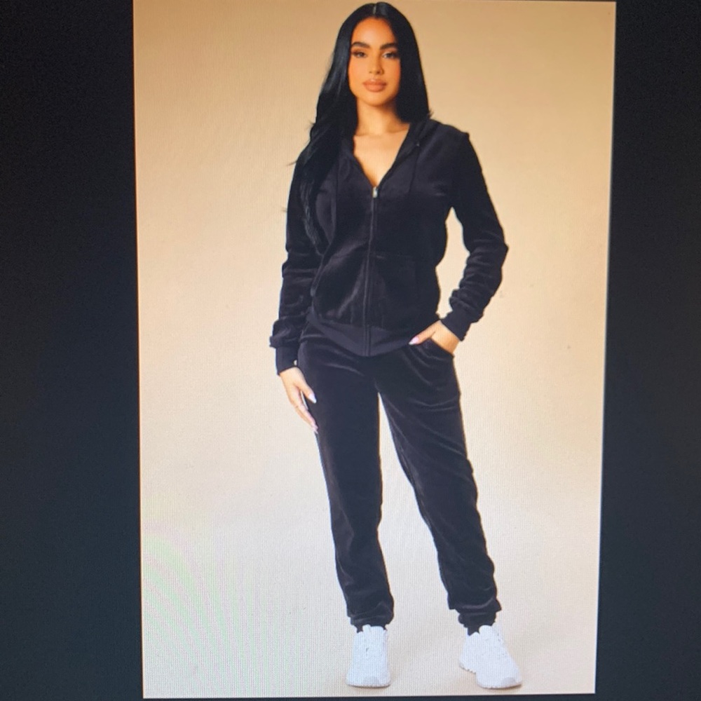 NWT the original trendsetter velour set